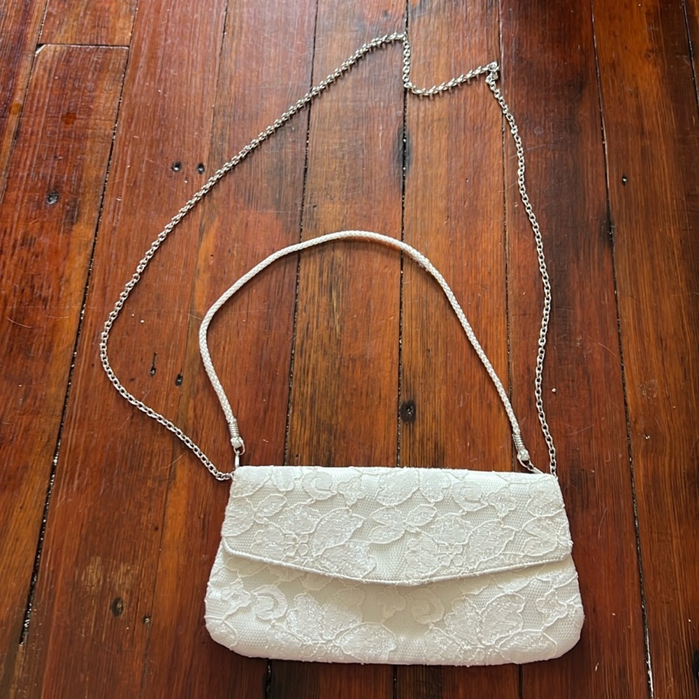 Excellent condition!  Perfect for a wedding!